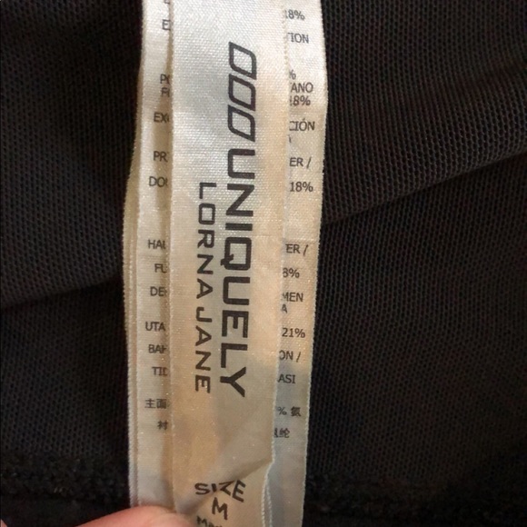 (SOLD) Lorna Jane Black Leggings - Picture 4 of 4